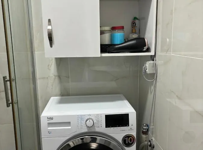 Center, Selvia White Apartment *
